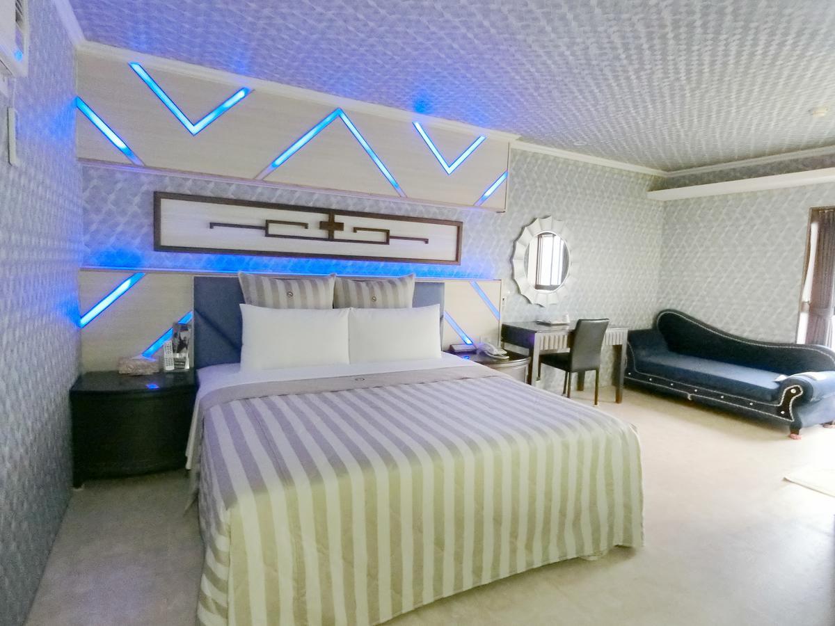 Full Moon Boutique Motel Hsinchu Esterno foto